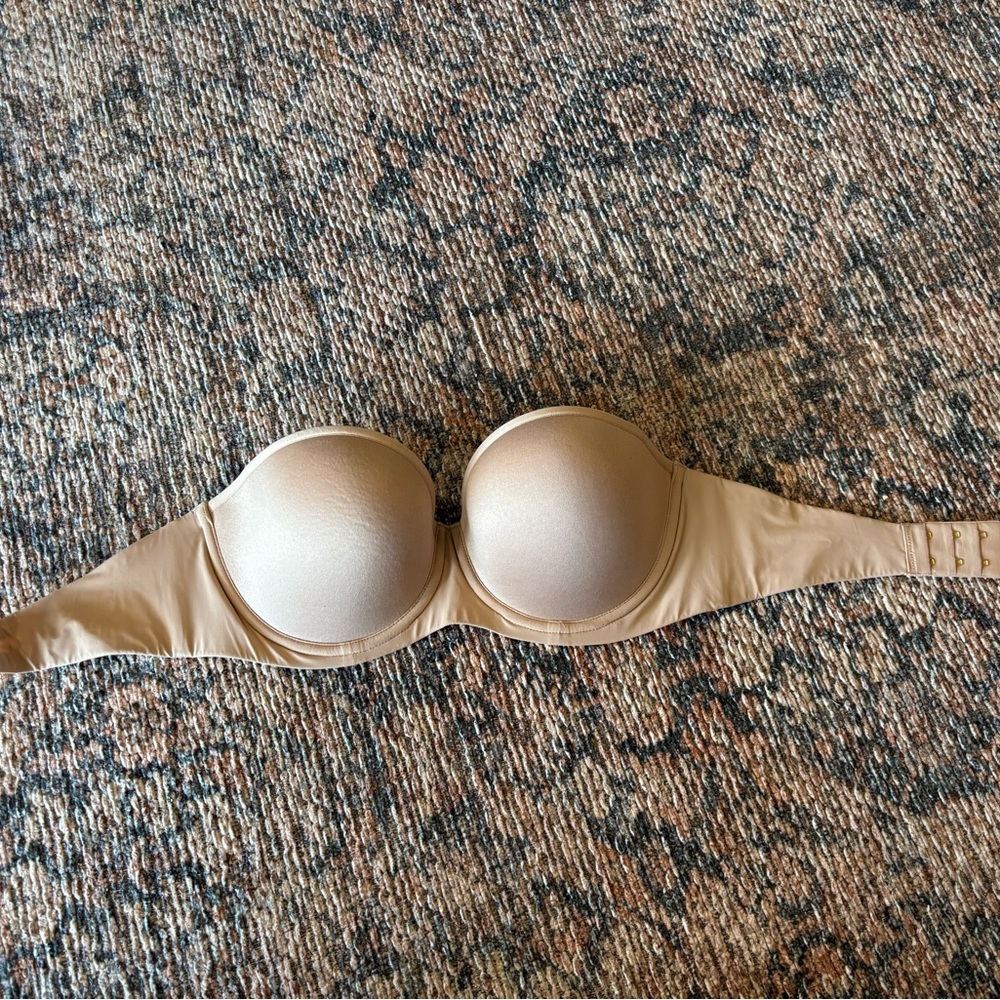 Third Love Seamless Beige Strapless Bra